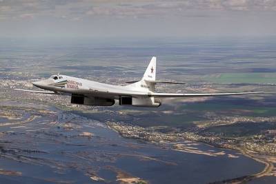 Российские стратегические ракетоносцы Ту-160 пролетели над Баренцевым и Норвежским морями