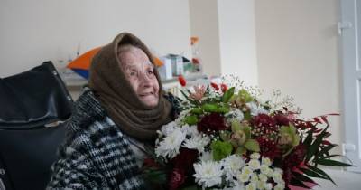 В Черновцах от коронавируса вылечили 100-летнюю бабушку с 30% поражения легких