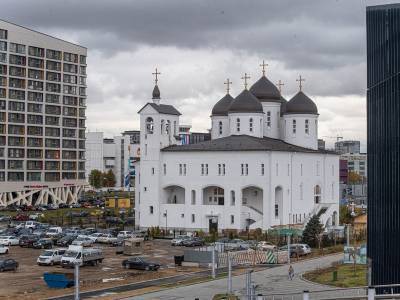 Верующих поставят на счетчик: сможет ли РПЦ отменить платную парковку у храмов