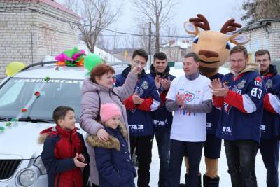 Работники ГАЗа и «торпедовцы» провели день в компании воспитанников детского дома