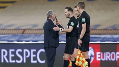 Голландский судья извинился за незасчитанный гол Роналду в матче с Сербией