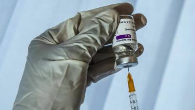 «Слуги народа» хотят вводить санкции против отказавшихся от вакцинации