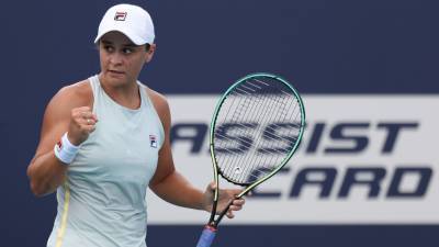 Барти одолела Азаренко и вышла в четвертьфинал теннисного турнира в Майами