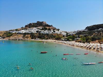 200 туристов бесплатно отправят на отдых в Грецию: детали