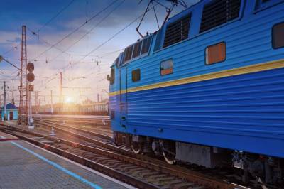 Из-за аварии ряд поездов Укрзализныци курсирует с опозданием: перечень направлений
