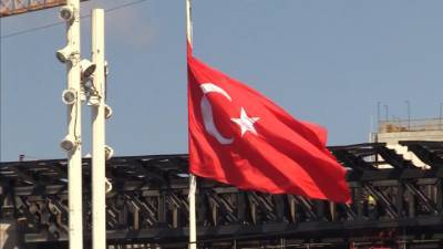 Турция вводит комендантский час и в выходные дни
