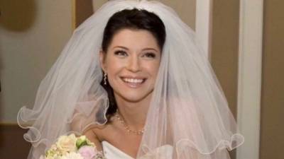 «Никогда не поздно»: звезда «Ворониных» сыграет свадьбу мечты после 11 лет брака
