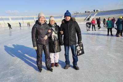 Министр здравоохранения Бурятии удивила профсоюз умением кататься на коньках