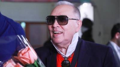 Тяжелобольной Зайцев станцевал с тростью на своем 83-летии под аплодисменты звезд — видео