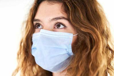 Врач назвала необходимую для защиты от коронавируса толщину медицинской маски