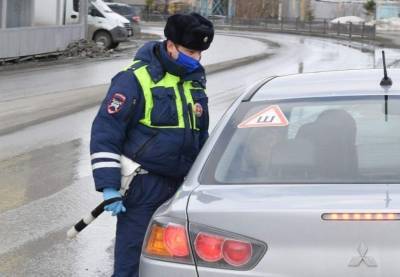 В Екатеринбурге неизвестный водитель сбил 84-летнего пенсионера и скрылся. Его ищут