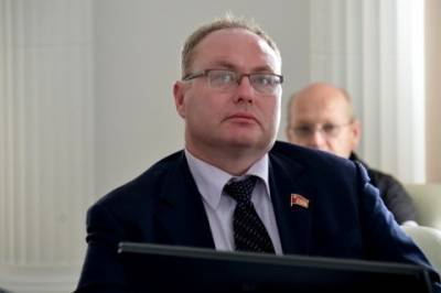 В Тобольске полиция задержала депутата облдумы Юрия Юхневича