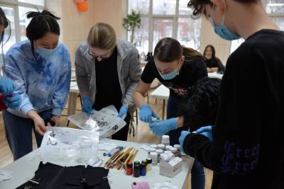 В Южно-Сахалинске провели мастер-класс в рамках "Арт-переделки"