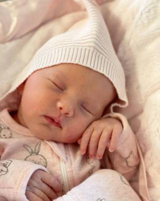 Хилария Болдуин объявила ошеломительную новость: 1 марта родился их 6-й ребенок с Алеком Болдуином