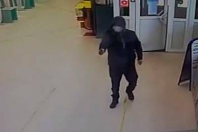 Россиянин получил семь лет за стрельбу из пистолета в заполненном супермаркете
