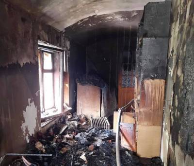 На Львовщине случился сокрушительный пожар в 2-этажном доме: фото пожарища