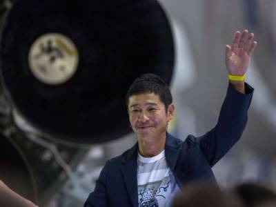 Японский миллиардер ищет людей для полета на Луну