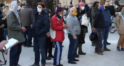 Народ требует вакцину – в Тбилиси проходит молчаливая акция