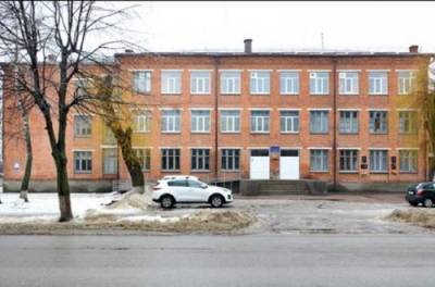 Детей госпитализировали: в Житомире срочно закрыли школу, названа причина