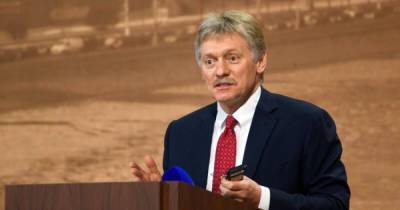 В Кремле возмутились новым санкциям США и ЕС, пообещав симметричный ответ