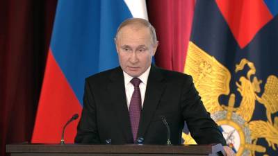 Хорьковые интересы: Путин назвал преступлением втягивание детей в акции через интернет