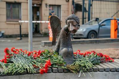 В Петербурге открыли мемориал в память об умерших медиках