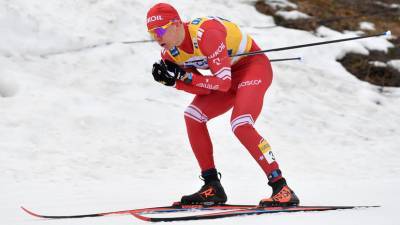 Погоня за вторым золотом: Большунов сражается с норвежцами в гонке с раздельного старта на ЧМ по лыжным видам спорта