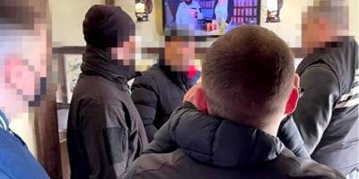 Во Львове иностранец пытался подкупить сотрудника СБУ