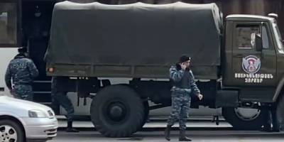 В преддверии отставки главы Генштаба в Ереване заметили войска