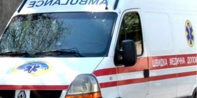В Черниговском лицее помощник воспитателя отбил 17-летнему подростку селезенку