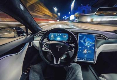 Фирма Tesla скоро откроет подписку на свой автопилот