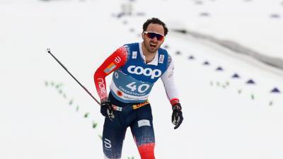 Норвежский лыжник Холунд выиграл гонку с раздельным стартом на ЧМ, Большунов не попал в топ-3