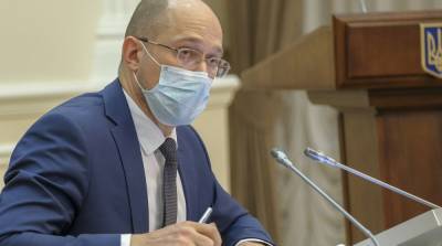 Украина по всем контрактам на год рассчитывает на 30 млн доз вакцины – Шмыгаль