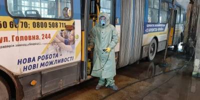 Ровно год назад коронавирус пришел в Украину. Кто был первым инфицированным и почему протестовали его соседи — как это было
