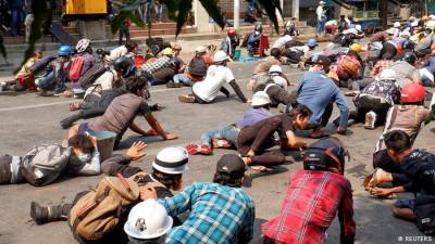 Мин Аун Хлайн - В Мьянме силовики снова открыли огонь по протестующим: есть погибшие - sharij.net - Бирма