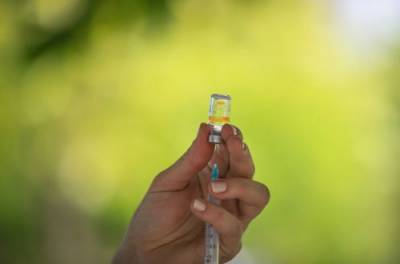 В Южной Корее прививка COVID-вакциной AstraZeneca стала фатальной для двух человек