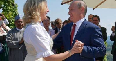 Экс-главу МИД Австрии, у которой Путин танцевал на свадьбе, выдвинули в совет директоров "Роснефти"