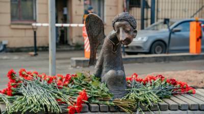 В Санкт-Петербурге открыли памятник погибшим медикам