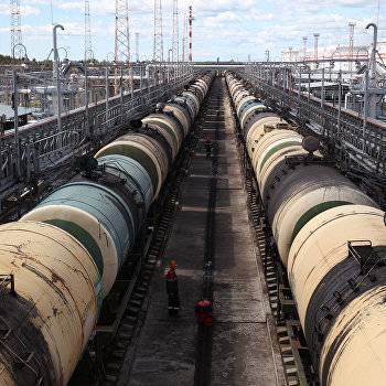 Российский бизнесмен назвал объем белорусского транзита через порт в С-Пб
