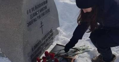 Почтили не тех "героев": в России возложили цветы к могилам союзников гитлеровской Германии