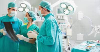 Кабмин одобрил проведение бесплатных операций в 8 больницах Академии меднаук