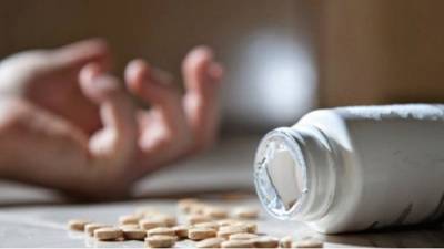 Снова таблетки: в Украине еще несколько подростков госпитализированы с отравлением