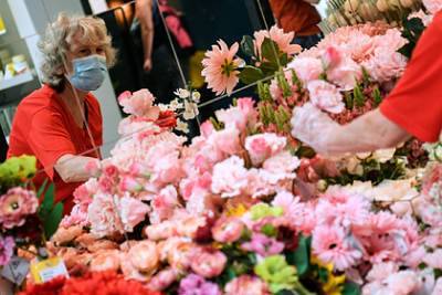 Матвиенко возмутилась ценами на цветы перед 8 Марта