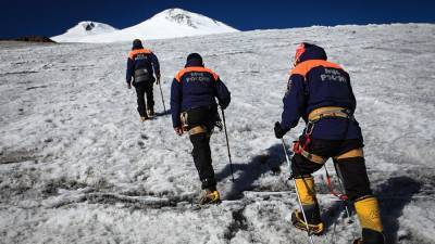 Спасатели начали поиски пропавшего на Эльбрусе сноубордиста
