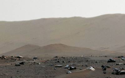 Древнее озеро и "тюлень". Марсоход Perseverance передал новые фото с Красной планеты