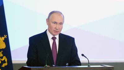 «Активнее выявлять в сети»: Путин призвал бороться с вовлечением несовершеннолетних в незаконные акции