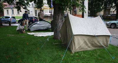 Экзамен в палатке: Владова высмеяла новую идею Шуплински