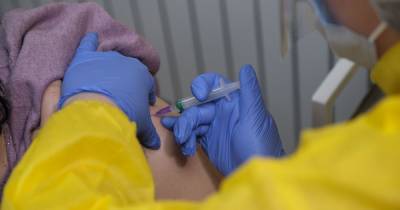 Уже 100 тысяч украинцев записались в лист ожидания вакцинации от COVID-19: как это сделать