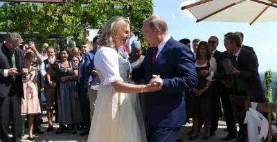 Экс-главу МИД Австрии, на свадьбе которой плясал Путин, выдвинули в директора «Роснефти»