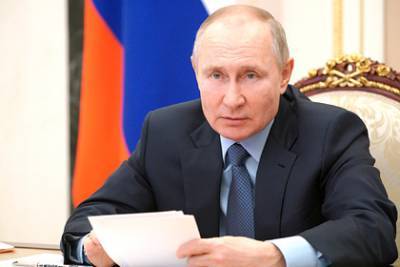 Путин поручил подготовить Россию к «зеленому развороту» Запада